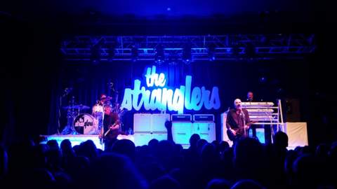 THE STRANGLERS, THE ALARM