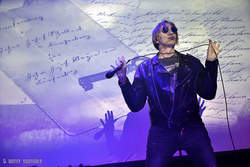 23/07/2018 : GROUND NERO - The derailed capitalist system has made luxury wage slaves of many people, in whom the hunger for luxury seems to have no limits.