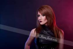 26/05/2016 : JENNA JACOB - I’m an introvert person in private, but on stage I run free.