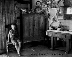 08/06/2011 : NEWCLEAR WAVES - ALESSANDRO | from MANNEQUIN RECORDS | Life's a cycle. And music is part of life. At least mine.