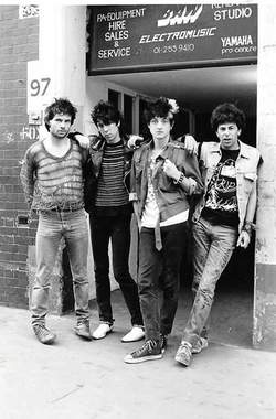 11/02/2020 : NICKY GARRATT (UK SUBS, HEDERSLEBEN) - 'Putting a krautrock band together I always wanted this fearlessness.' (Interview Part 2)