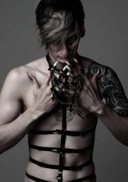 24/05/2016 : SHIV-R - ...Because in the worst case scenario you will come off as insincere and nobody will like your music, and in the best case scenario you will hit the glass ceiling of that scene.