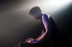 21/04/2011 : SONAR - I really would like to see SONAR at '10 Days of Techno'