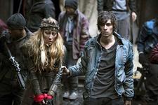 13/07/2015 : - THE 100 SEASON 1 13/07/2015 : - THE 100 SEASON 1