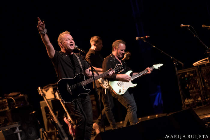 CUTTING CREW - New Victoria Theatre, Woking, UK