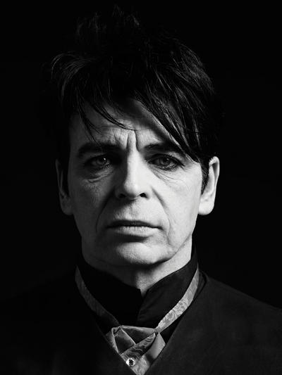 NEWS Gary Numan shows on YouTube how he records a new track