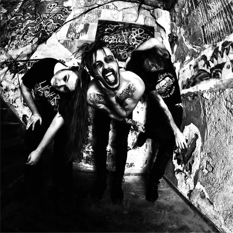 NEWS Industrial/Rock Band DEADLIGHT HOLIDAY Unleash Their New Single, 'Blood And Body' NEWS Industrial/Rock Band DEADLIGHT HOLIDAY Unleash Their New Single, 'Blood And Body'