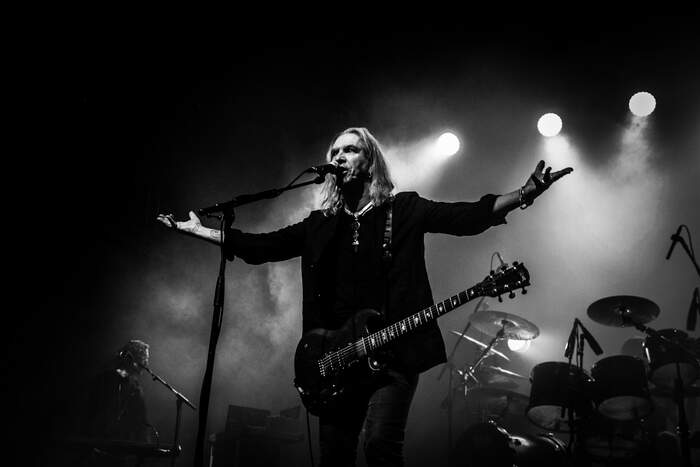 NEW MODEL ARMY - Palladium Cologne