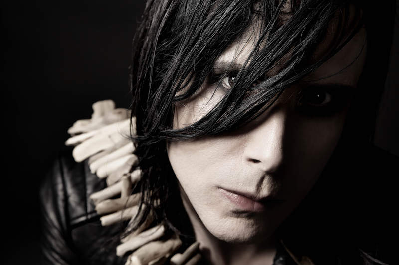 NEWS Peek-A-Boo presents the brand new clip of IAMX